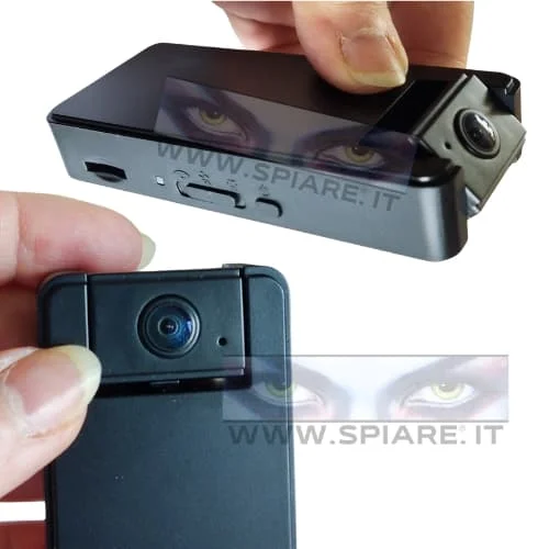kit di due mini telecamere abbinate per coprire una visuale a 360 gradi in auto
