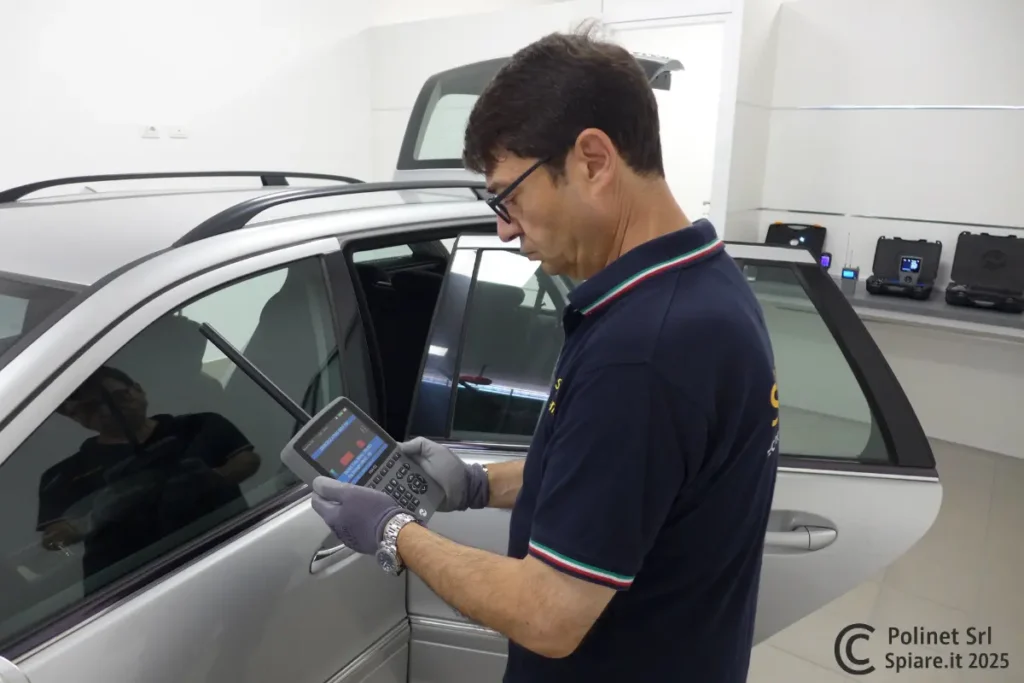 Francesco Polimeni bonifica microspie auto Roma con rilevatore professionale anti-spionaggio